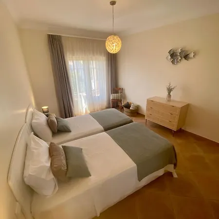 Апартаменты Sunbliss - Praia, Piscina E Localizacao